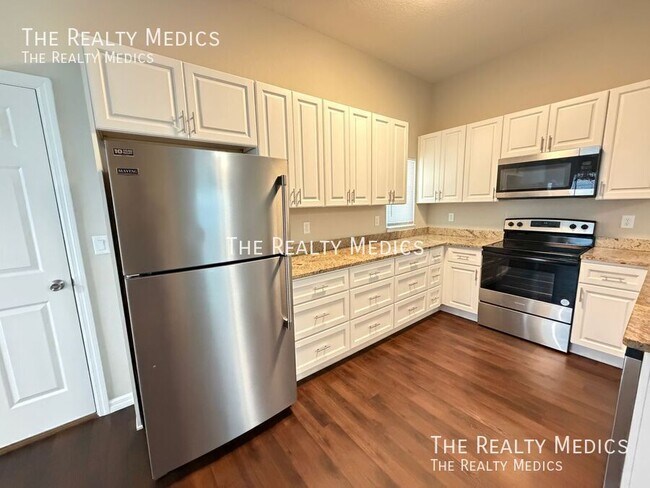 Building Photo - 13585 SW 42 Ave