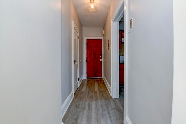 Building Photo - 901 Grand Ave