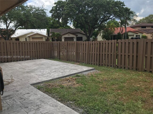 Building Photo - 6651 NW 173rd Ln