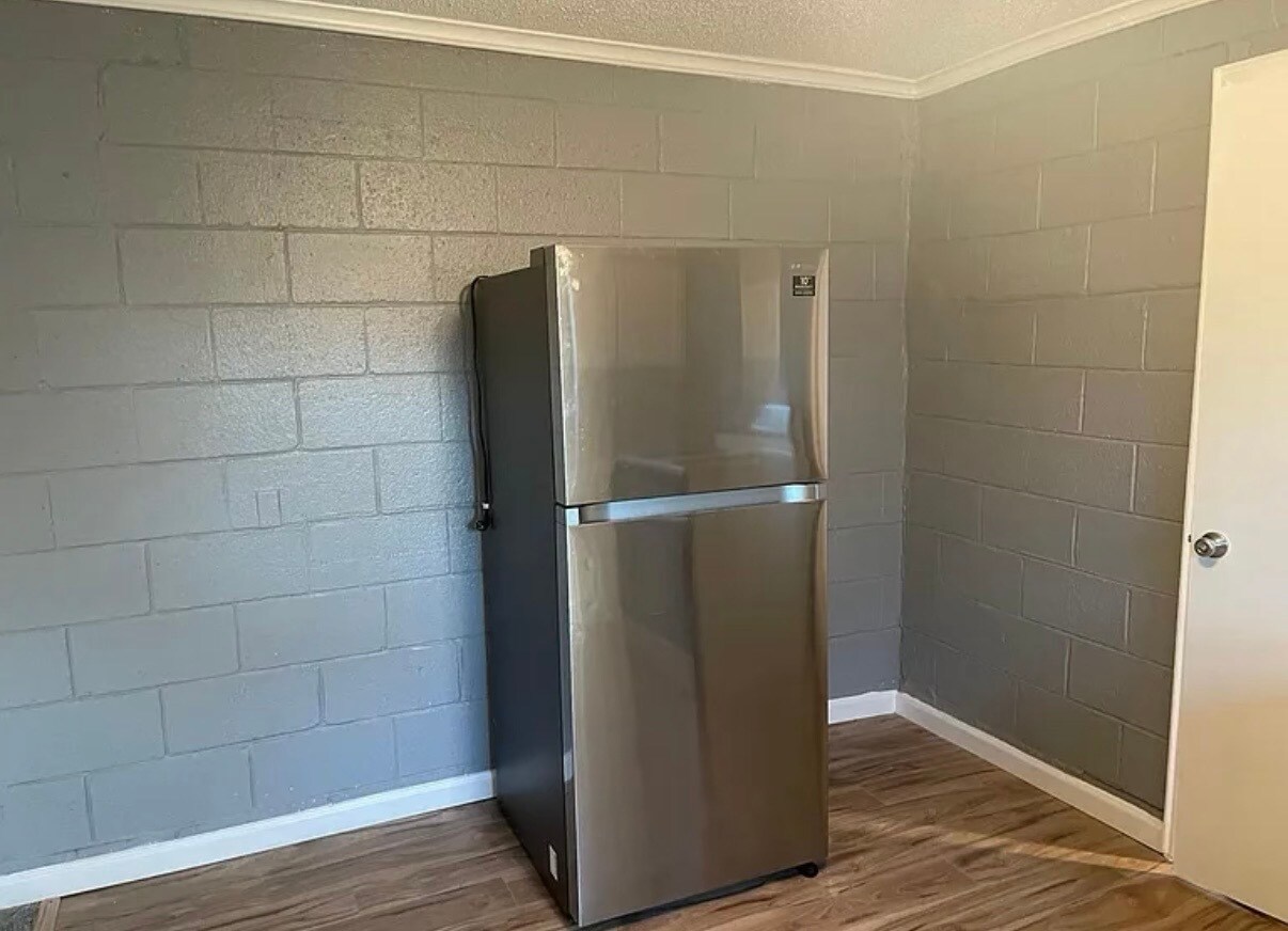 Building Photo - 3217 James Ave