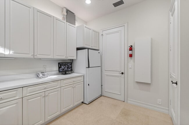 Building Photo - 331 Mizner Lake Estates Dr