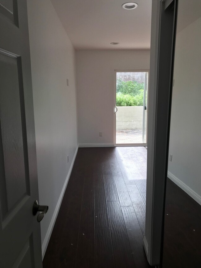 Building Photo - Spacious Dual-Unit Home in Prime Echo Park Location *Close to Dodger Stadium*