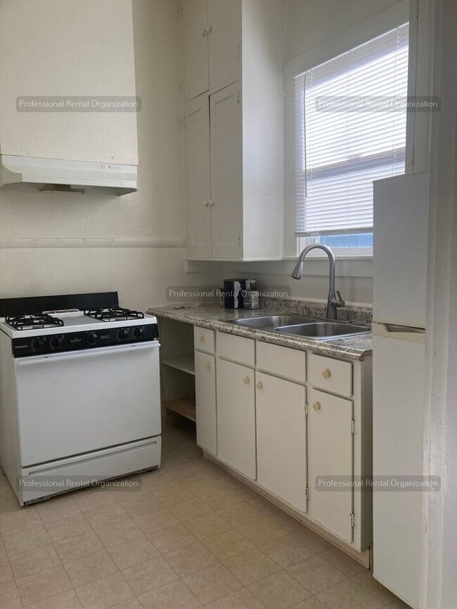 Building Photo - One bedroom Gem in Heart of Quaint, Historic West Petaluma