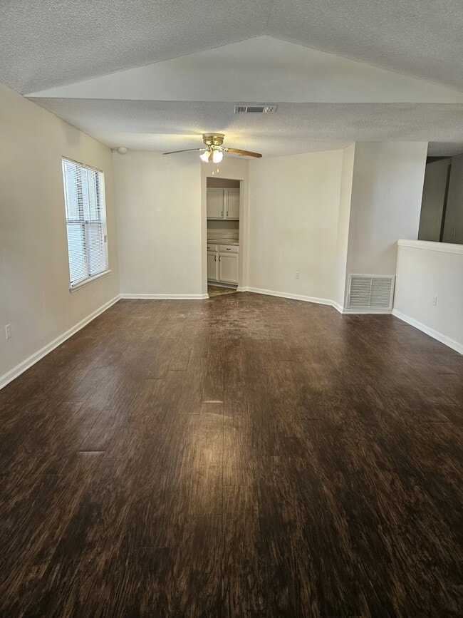 Building Photo - 3939 Hunters Lake Cir W