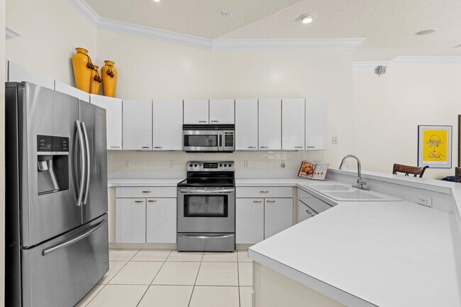 Building Photo - 15495 Rolling Meadows Cir