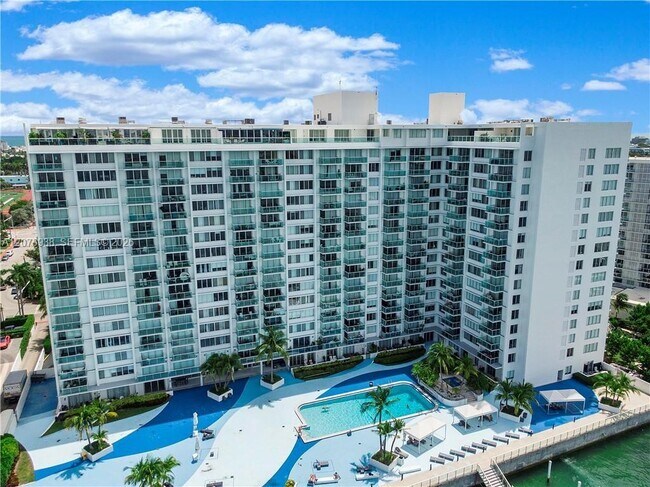 Building Photo - 1000 West Ave