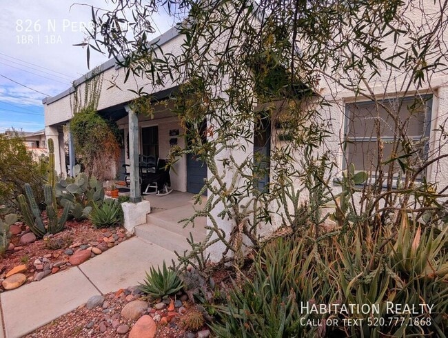 Building Photo - 826 N Perry Ave