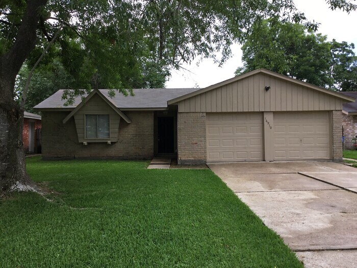 Building Photo - 16910 Barcelona Dr