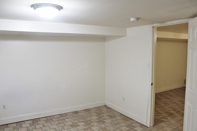 Building Photo - 217 E Preston St