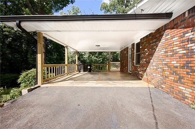 Building Photo - 4265 Hurt Bridge Rd
