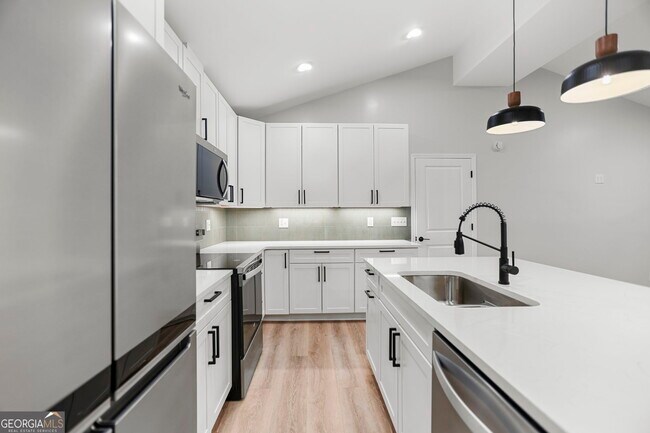 Building Photo - 335 Harris Rd