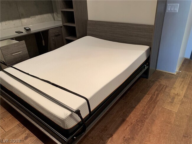 Building Photo - 353 E Bonneville Ave