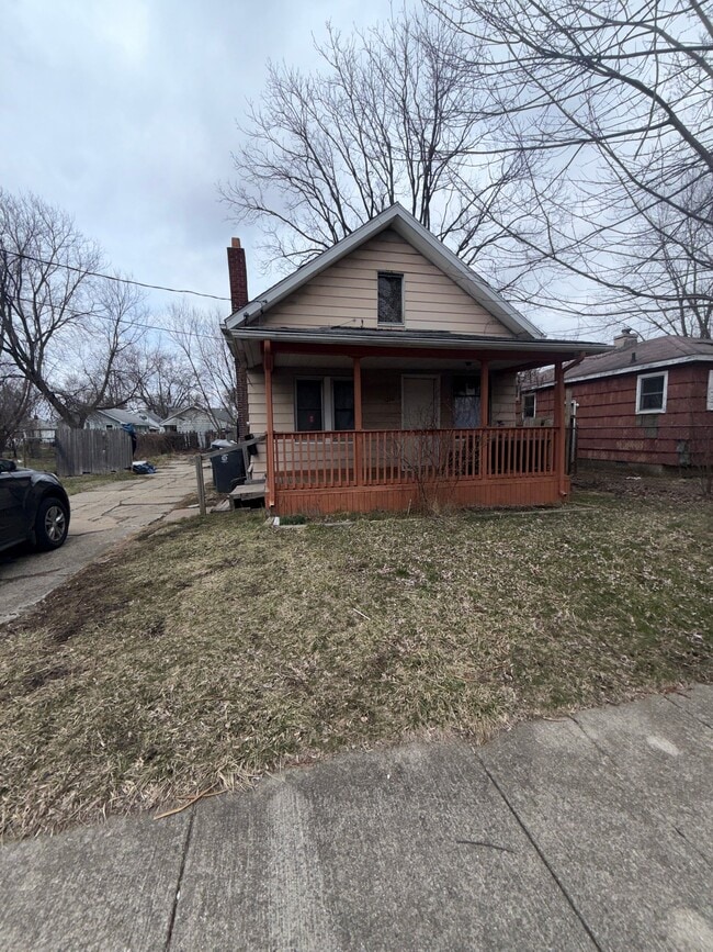 Building Photo - 1218 Pinehurst Ave
