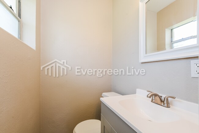 Building Photo - 4503 Drexel Ave