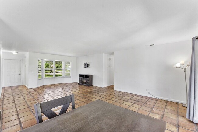 Building Photo - 1974 SE Tiffany Ave