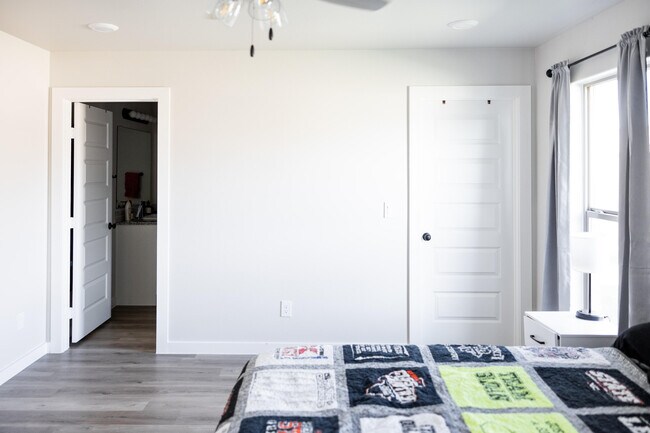 Building Photo - 2703 Trenton Ave
