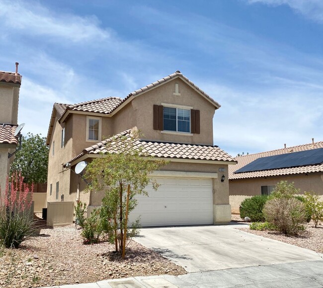 Building Photo - Nice two-story single family house with 3 bedrooms and 2 baths