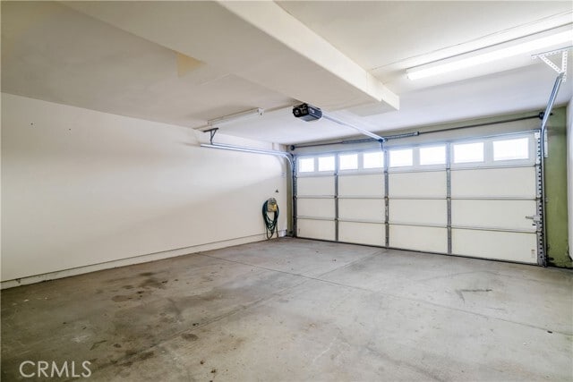 Building Photo - 5562 W 190th St