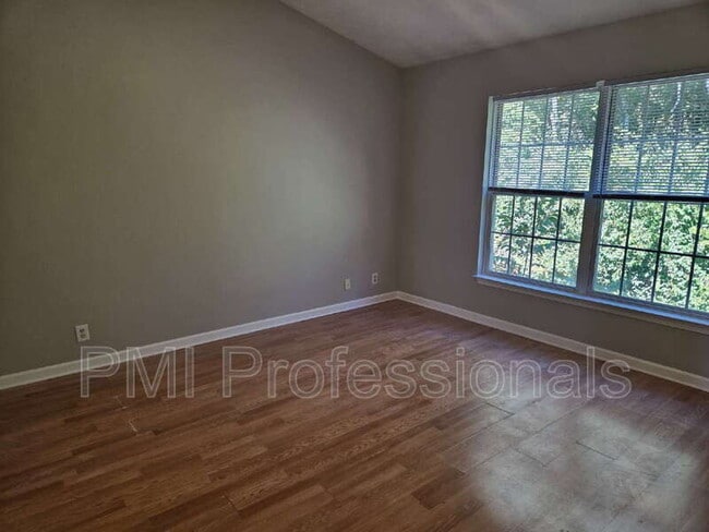 Building Photo - 2050 Nashboro Blvd