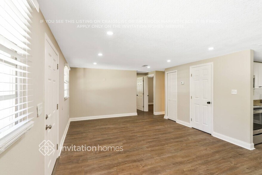 Building Photo - 4010 Treasure Cir