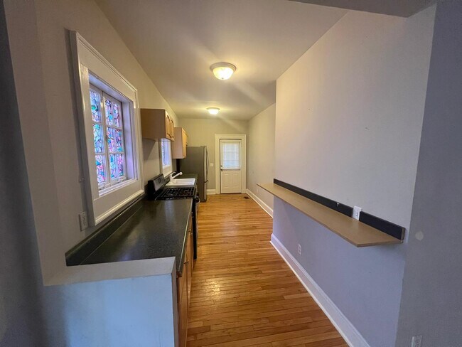 Building Photo - 406 Parkway Dr NE