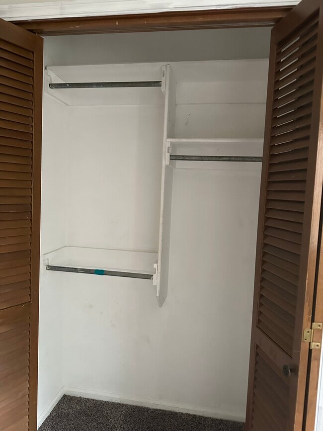 Building Photo - 6722 E 75th St S