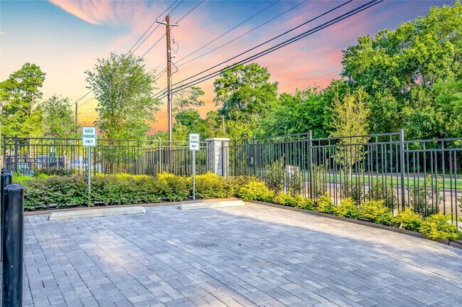 Building Photo - 2471 W 11th St