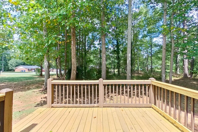 Building Photo - 100 Beaver Pointe Dr