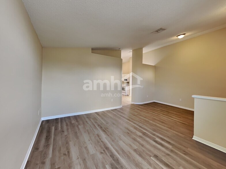 Building Photo - 1203 Timber Trace Dr