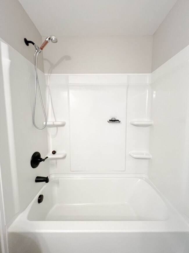 Building Photo - Move-In Specials Available! Must See-Stunn...