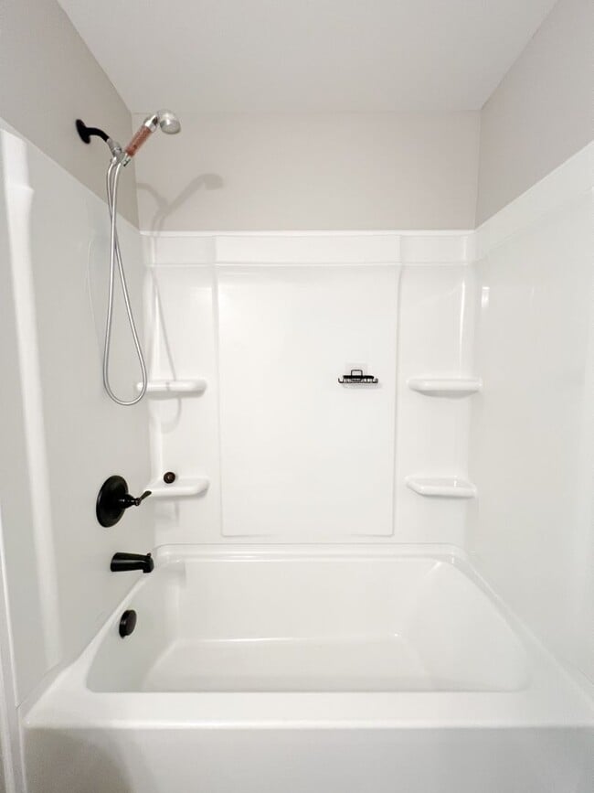 Building Photo - Move-In Specials Available! Must See-Stunning 5-Bedroom Home in 37043!!