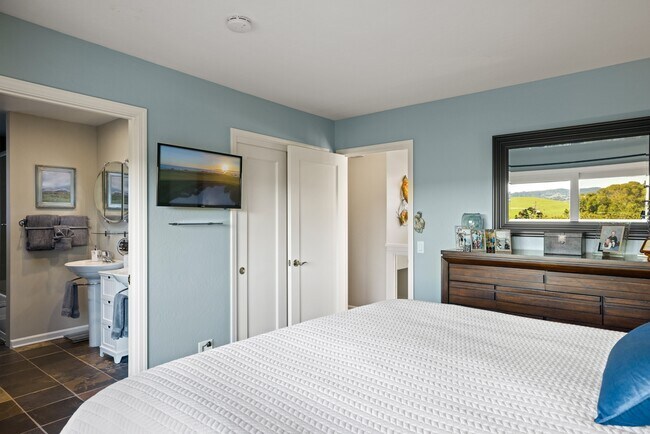 Building Photo - 3035 Ribera Rd