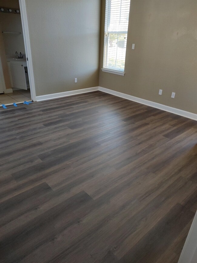 Building Photo - 3324 Calumet Dr