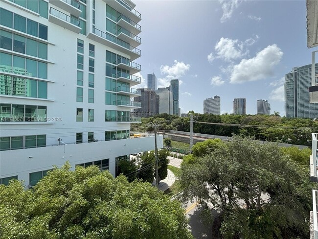 Building Photo - 126 SW 17th Rd