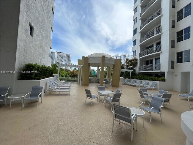 Building Photo - 1830 Radius Dr