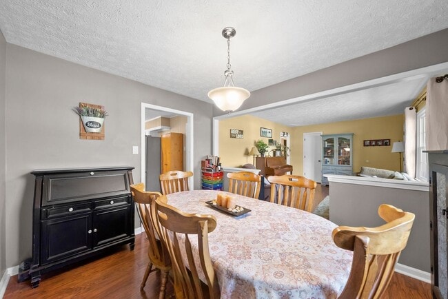 Building Photo - 3611 Bahama Dr