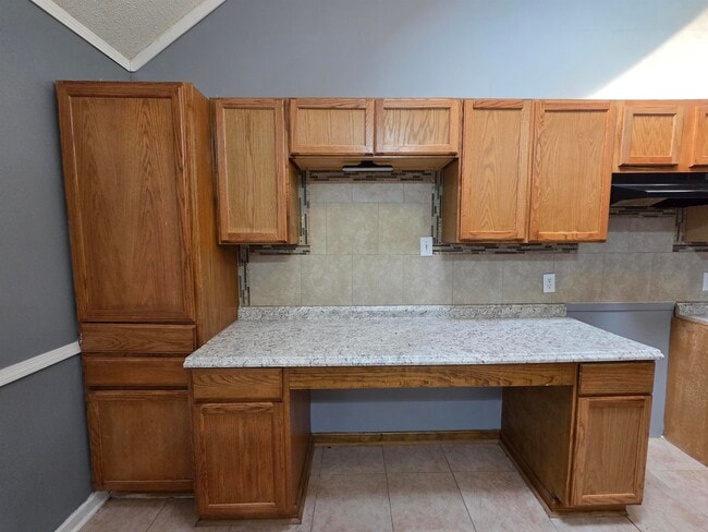 Building Photo - 96 Willow Dr