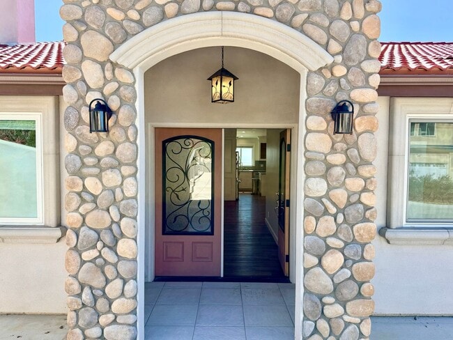 Building Photo - 5544 Crestone Ct