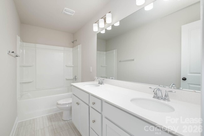 Building Photo - 2507 Lynbridge Dr