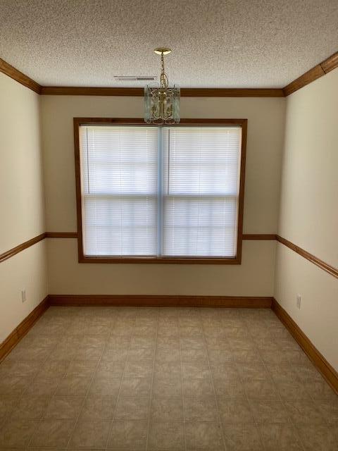 Building Photo - 3501 Beacon Dr