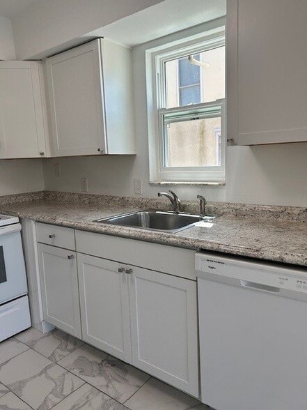 Building Photo - 2005 McMullen Ave