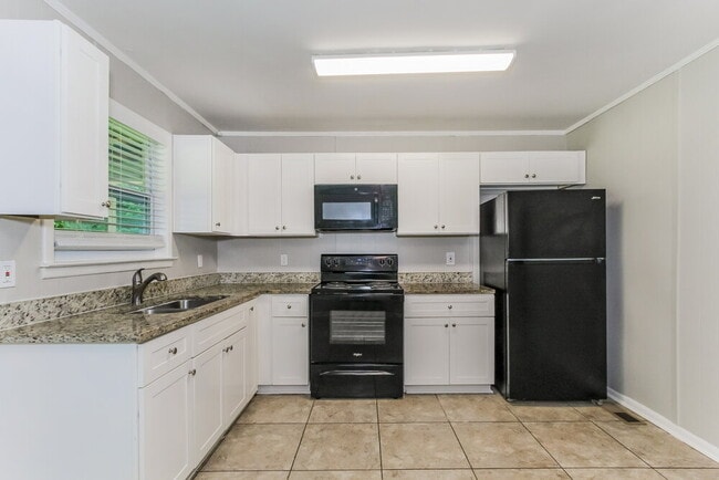 Building Photo - 201 Beechwood Dr