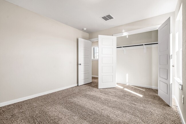 Building Photo - 17925 Canopy Trce Ct