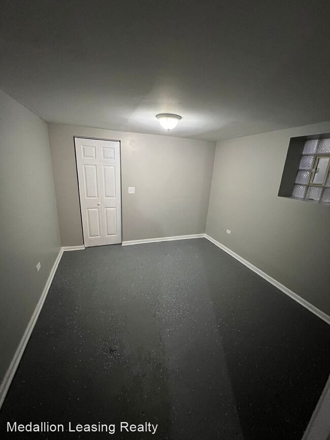 Building Photo - 4 br, 2 bath House - 7312 S Oakley Ave