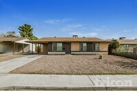 Building Photo - 4020 Maple Hill Rd