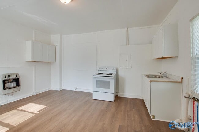 Building Photo - 3703 Fairview St SW