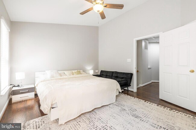 Building Photo - 4004 Meadow Trail Ln