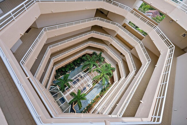 Building Photo - 176 Helios Dr