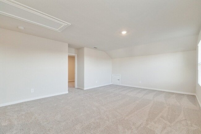 Building Photo - 4816 Hunter Hurst Dr