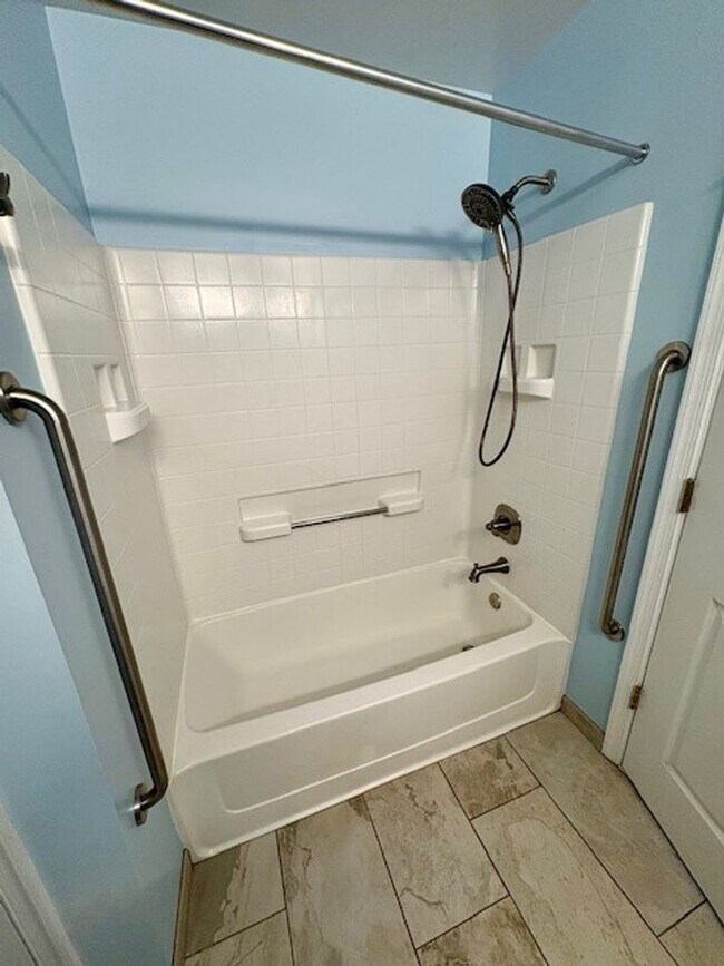 Building Photo - 1st Floor Annapolis 3 bed / 2 bath Condo